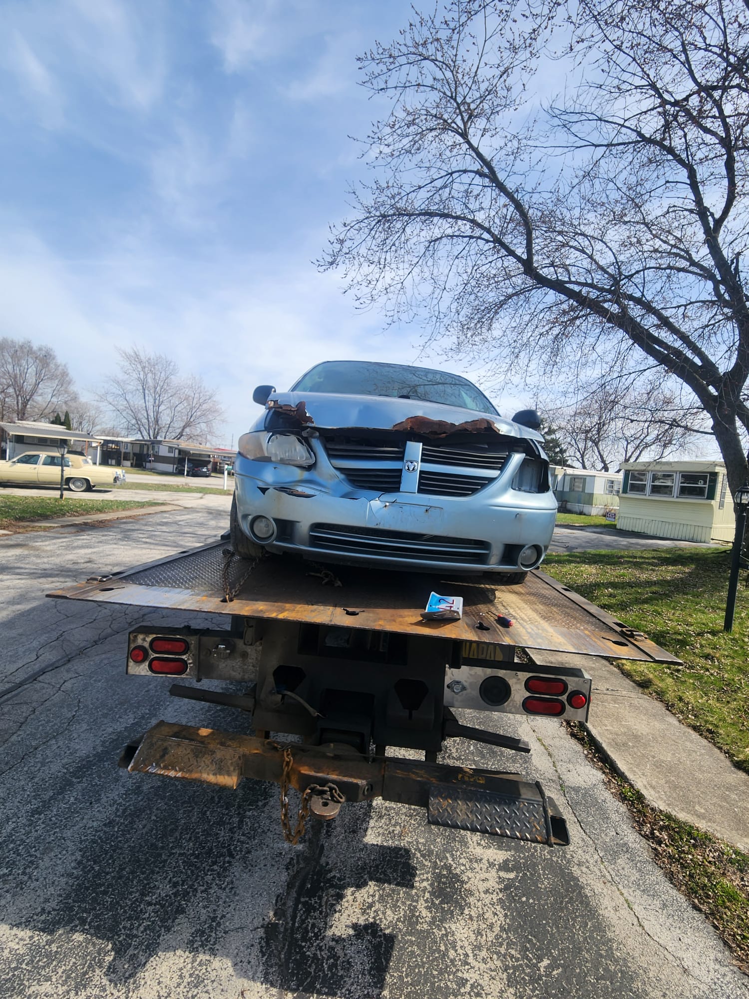 Early-morning junk car pickup in Chicago