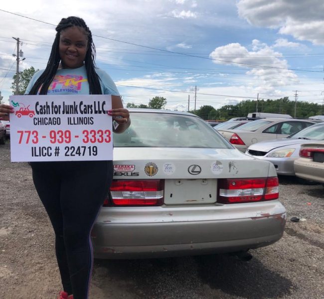 Cash For Junk Cars tow truck in Chicago